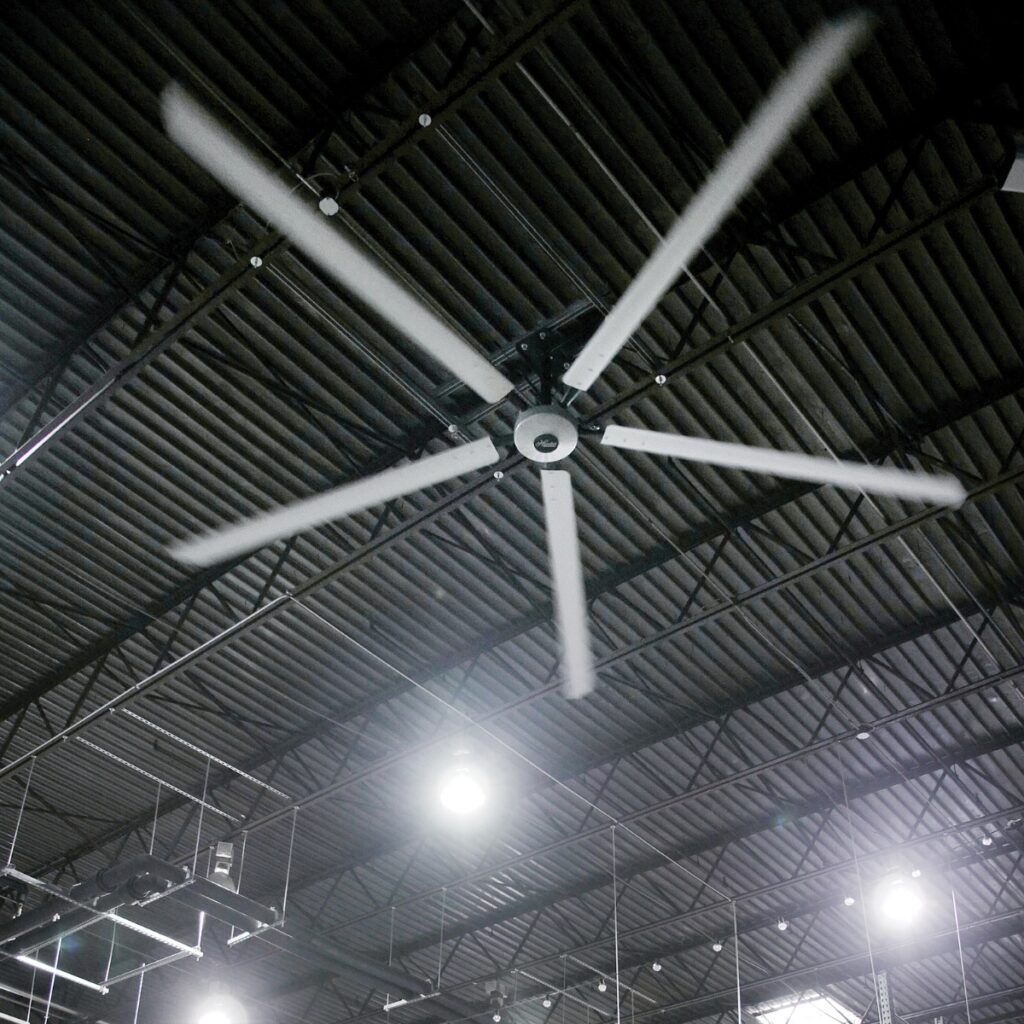 Ventilateurs HVLS pour usines et ateliers industriels | France HVLS
